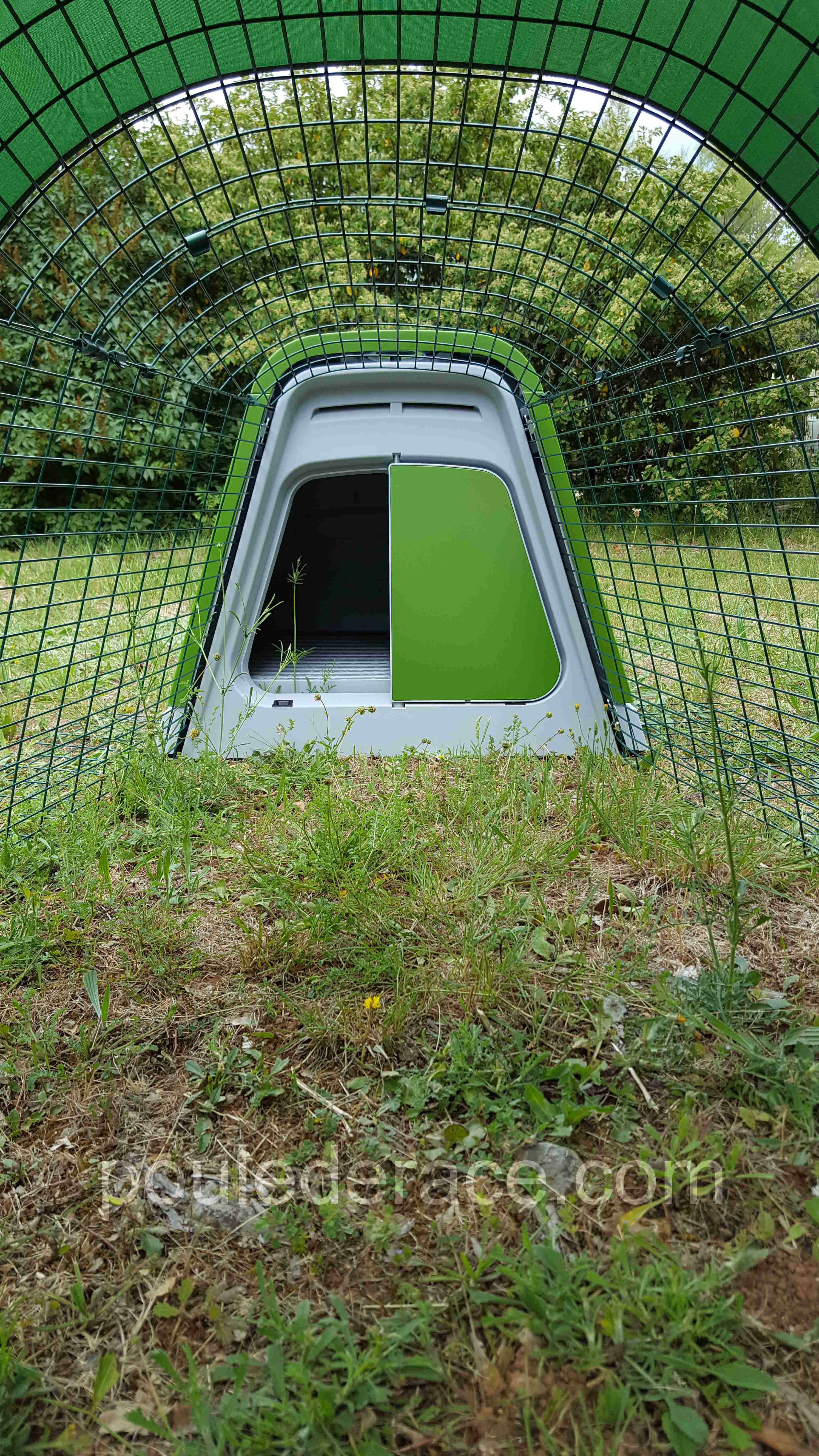 porte avant de l'Eglu Go porte avant de l'Eglu Go